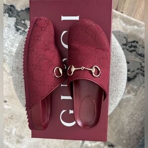 Gucci Women's Red horsebit Loafers